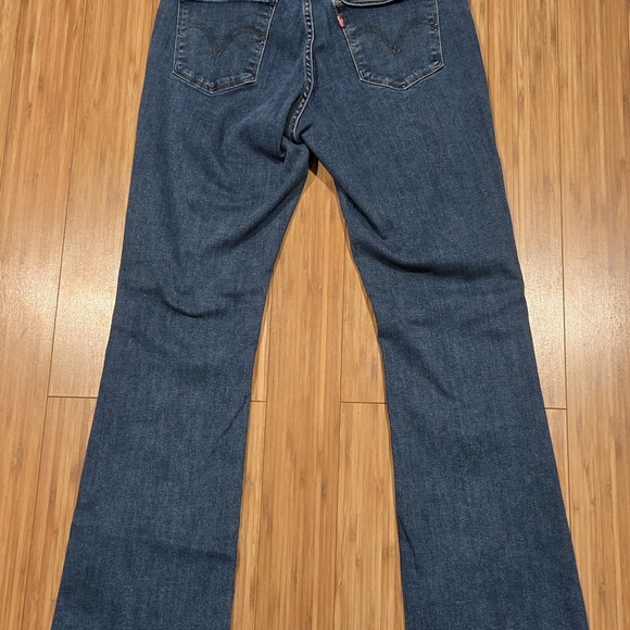 Levis Blue Jeans - Picture 7 of 9